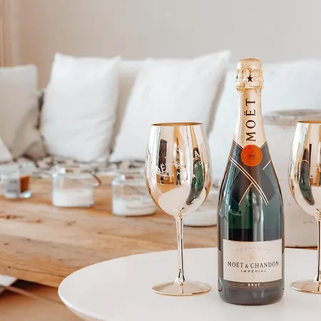 Wealthystays Niceday Hill * プロタラス