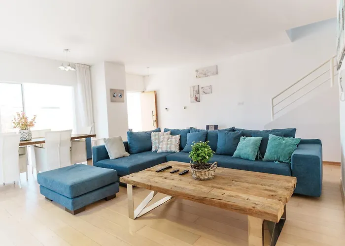 Wealthystays Niceday Hill Πρωταράς