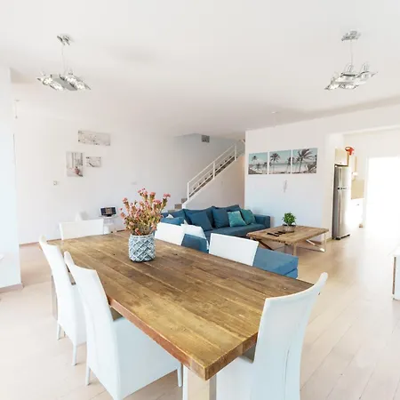 Wealthystays Niceday Hill וילה *