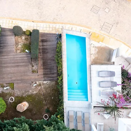 Wealthystays Niceday Hill Villa, 10m Walk To