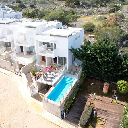 Wealthystays Niceday Hill Villa, 10m Walk To Villa