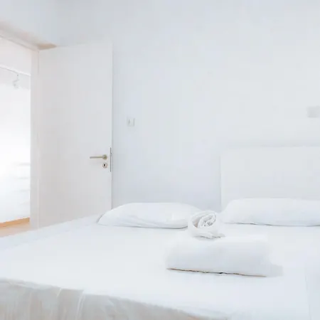 Wealthystays Niceday Hill Villa, 10m Walk To Villa Protaras