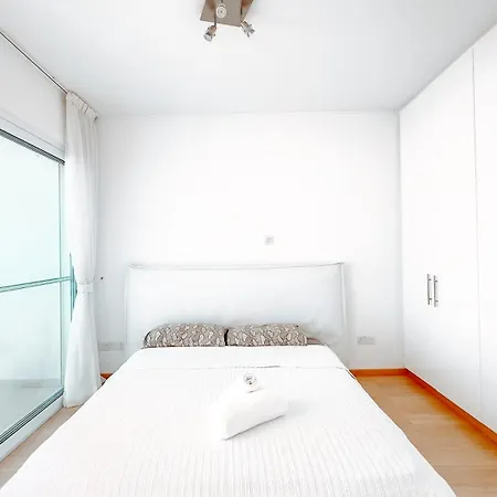 Villa Wealthystays Niceday Hill Villa, 10m Walk To