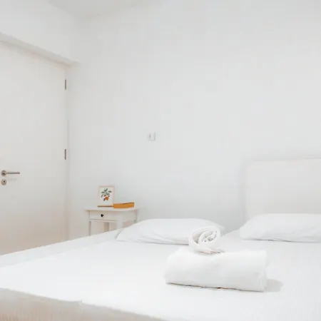 Villa Wealthystays Niceday Hill Villa, 10m Walk To