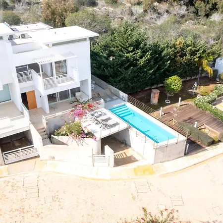Wealthystays Niceday Hill Villa, 10m Walk To