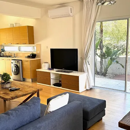 Wealthystays Niceday Hill Villa, 10m Walk To * Protaras