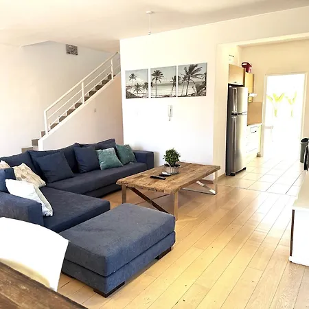 Wealthystays Niceday Hill Villa, 10m Walk To Villa *
