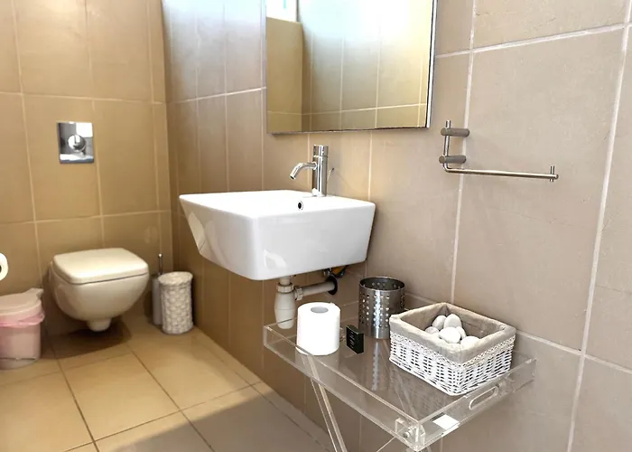 Wealthystays Niceday Hill * Protaras