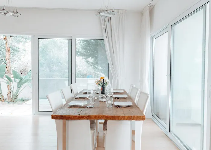 Wealthystays Niceday Hill Villa